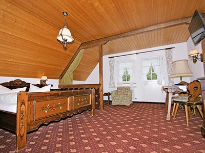 Traditionelles Schwarzwaldstüble mit Balkon