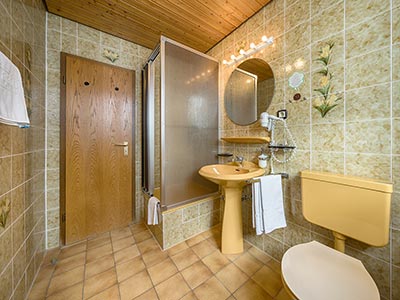 Doppelzimmer Nr. 206 Schwarzwaldstüble Badezimmer