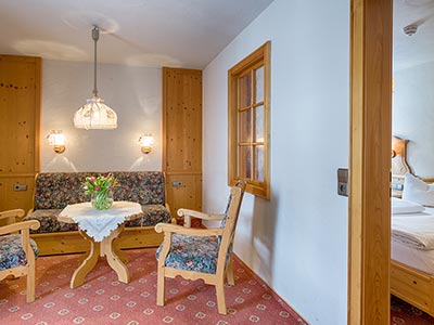 Junior Suite Nr. 110 mit Balkon im Stammhaus